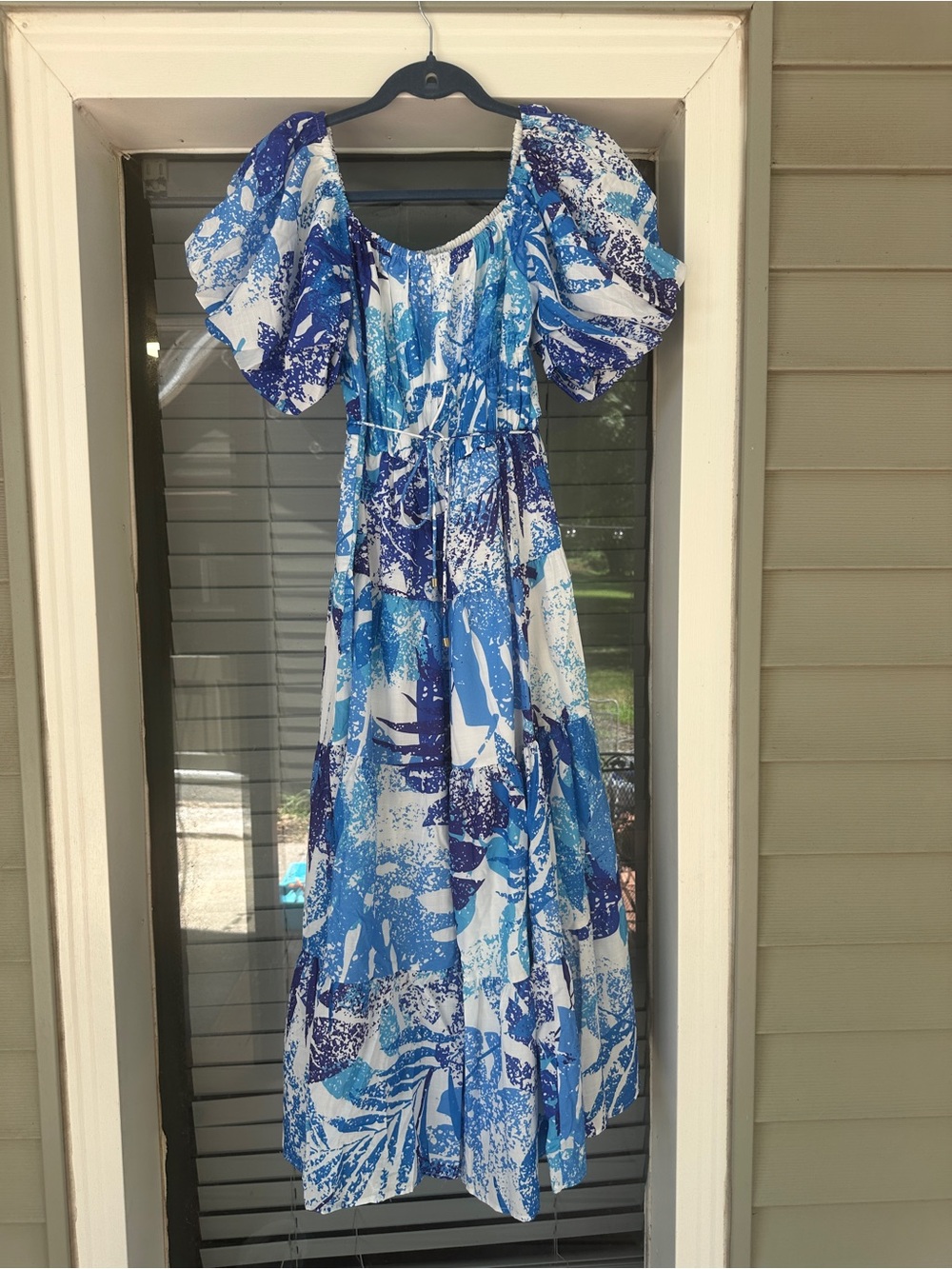 NWT Aleeza Paris Tiered Maxi Dress with Puff Sleeves and Belt Mesium